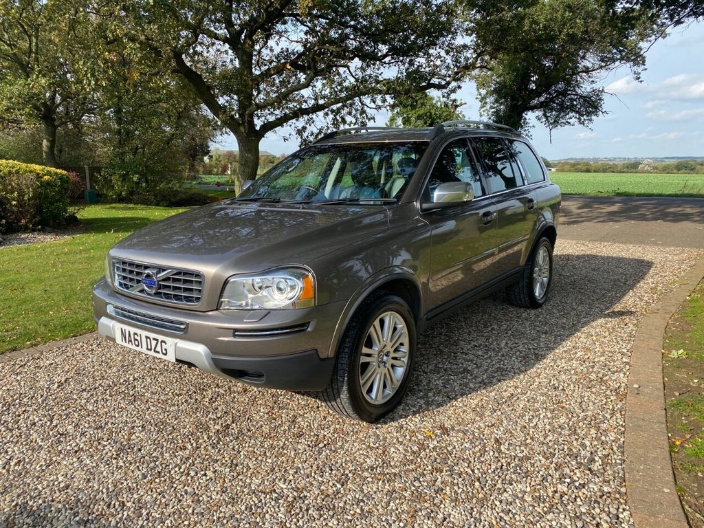 View our VOLVO XC90