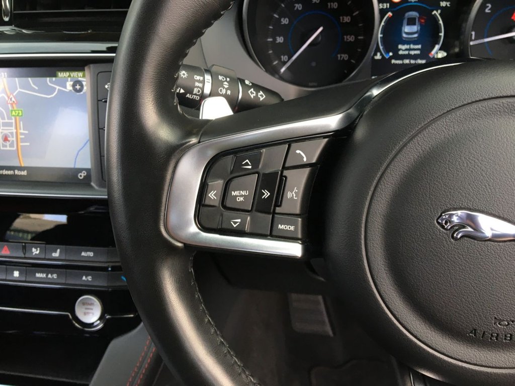 USED 2017 67 JAGUAR F-PACE 2.0 R-SPORT 5d 178 BHP &pound;150 ANNUAL ROAD TAX