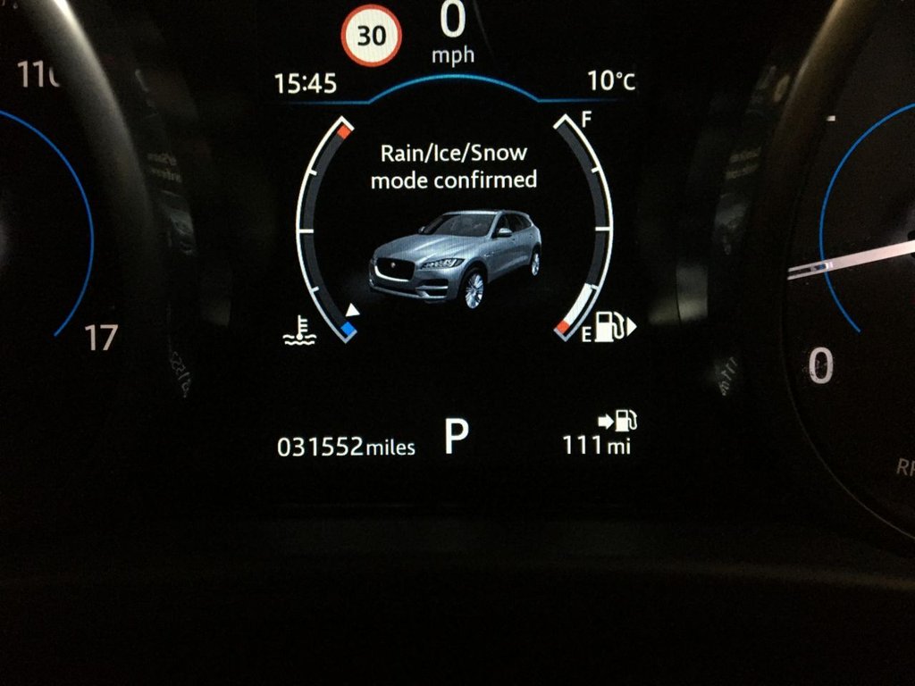 USED 2017 67 JAGUAR F-PACE 2.0 R-SPORT 5d 178 BHP &pound;150 ANNUAL ROAD TAX