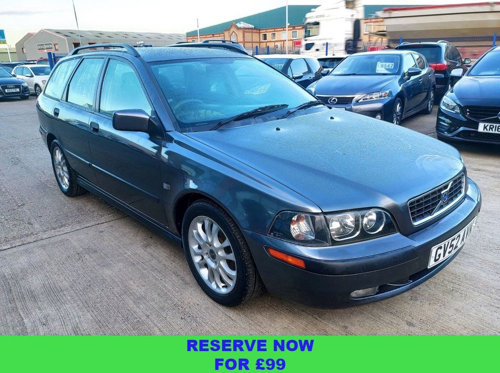 View our VOLVO V40