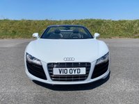 USED 2010 60 AUDI R8 5.2 SPYDER V10 QUATTRO 2d 518 BHP AUTOMATIC  JUST 24,500 MILES - STUNNING EXAMPLE - DOCUMENTED SERVICE HISTORY - STUNNING EXAMPLE - SUZUKA GREY METALLIC