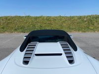 USED 2010 60 AUDI R8 5.2 SPYDER V10 QUATTRO 2d 518 BHP AUTOMATIC  JUST 24,500 MILES - STUNNING EXAMPLE - DOCUMENTED SERVICE HISTORY - STUNNING EXAMPLE - SUZUKA GREY METALLIC
