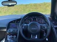 USED 2010 60 AUDI R8 5.2 SPYDER V10 QUATTRO 2d 518 BHP AUTOMATIC  JUST 24,500 MILES - STUNNING EXAMPLE - DOCUMENTED SERVICE HISTORY - STUNNING EXAMPLE - SUZUKA GREY METALLIC