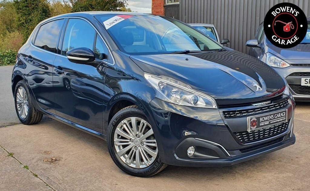 View our PEUGEOT 208