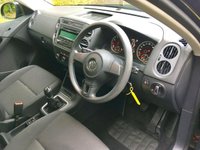 USED 2014 14 VOLKSWAGEN TIGUAN 1.4 S TSI BLUEMOTION TECHNOLOGY 5d 158 BHP ONLY 37,000 MILES/ X5 VW DEALER SERVICE STAMPS ' GREAT CONDITION INSIDE AND OUT ,,LAST SERVICED @35,424 MILES