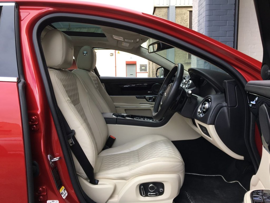 USED 2017 17 JAGUAR XJ 3.0 D V6 PORTFOLIO 4d 302 BHP FINANCE AVAILABLE