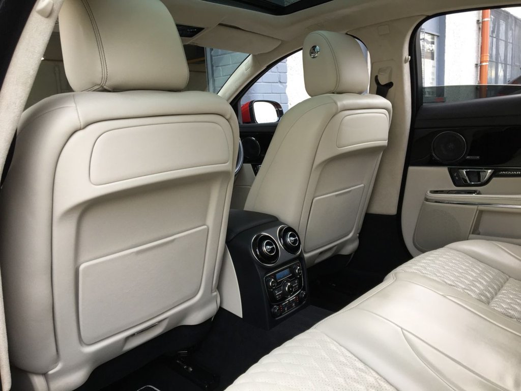 USED 2017 17 JAGUAR XJ 3.0 D V6 PORTFOLIO 4d 302 BHP FINANCE AVAILABLE