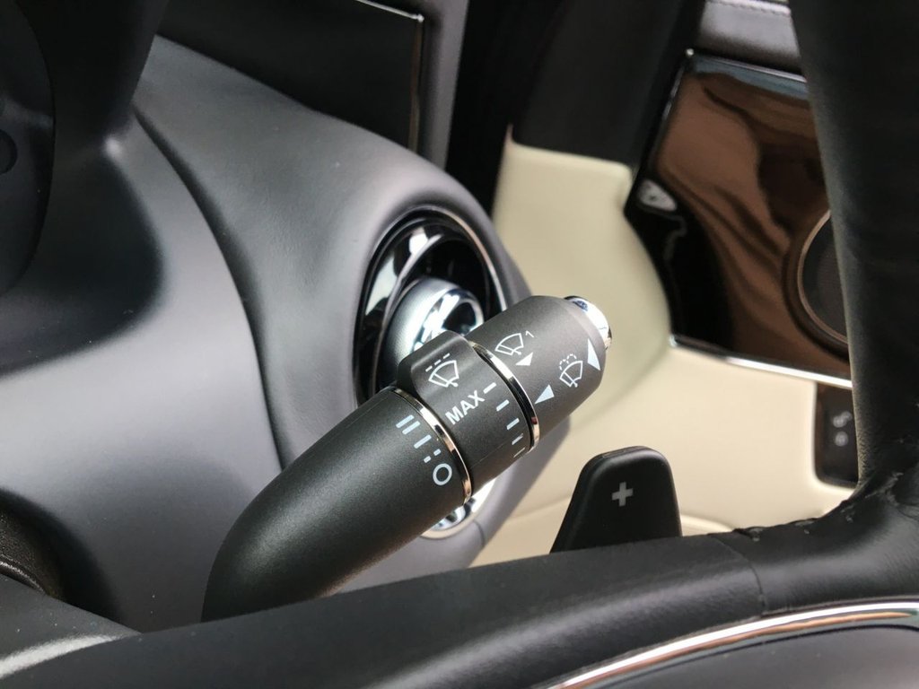 USED 2017 17 JAGUAR XJ 3.0 D V6 PORTFOLIO 4d 302 BHP FINANCE AVAILABLE