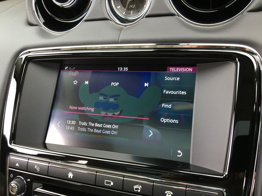USED 2017 17 JAGUAR XJ 3.0 D V6 PORTFOLIO 4d 302 BHP FINANCE AVAILABLE