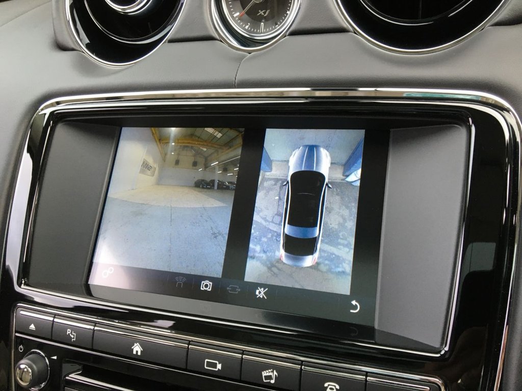 USED 2017 17 JAGUAR XJ 3.0 D V6 PORTFOLIO 4d 302 BHP FINANCE AVAILABLE