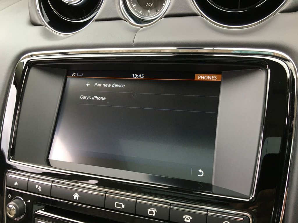 USED 2017 17 JAGUAR XJ 3.0 D V6 PORTFOLIO 4d 302 BHP FINANCE AVAILABLE