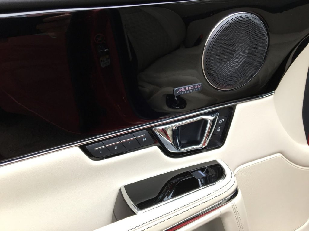 USED 2017 17 JAGUAR XJ 3.0 D V6 PORTFOLIO 4d 302 BHP FINANCE AVAILABLE