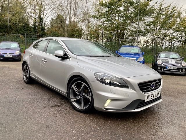 View our VOLVO V40