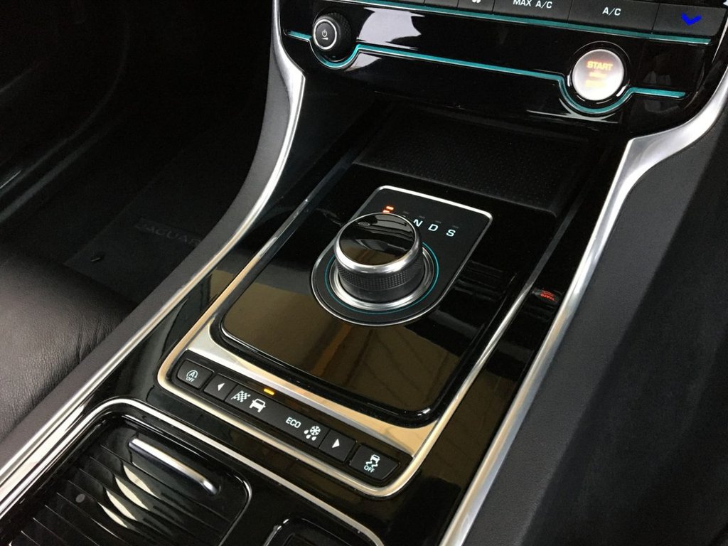 USED 2017 67 JAGUAR XE 2.0 D PRESTIGE 4d 178 BHP FINANCE AVAILABLE