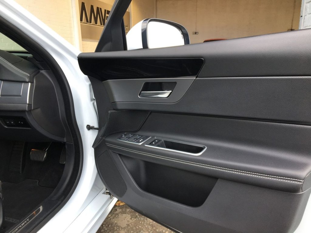 USED 2018 68 JAGUAR XF 2.0 D R-SPORT 4d 177 BHP BLACK EDITION - CHEAP TAX