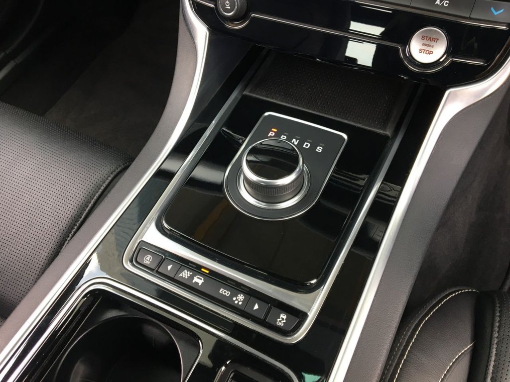 USED 2018 68 JAGUAR XF 2.0 D R-SPORT 4d 177 BHP BLACK EDITION - CHEAP TAX