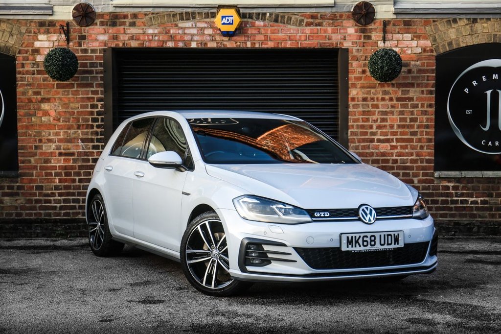 View our VOLKSWAGEN GOLF