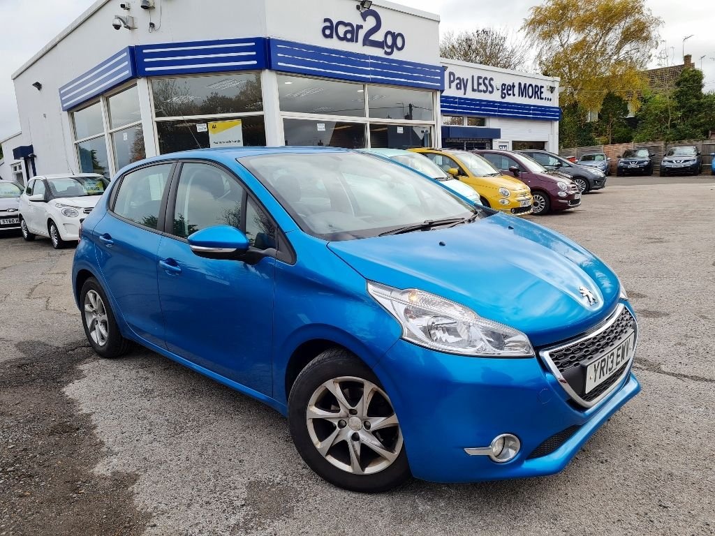 View our PEUGEOT 208