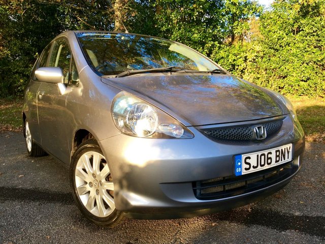 2006 06 Honda Jazz 1.3 DSI SE 5d AUTO 82 BHP ONLY 52,000 MILES / 1 FAMILY OWNED/ X10 SERVICE STAMPS/AIRCON/ALLOYS