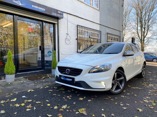 2015 65 Volvo V40 2.0 D3 R-DESIGN NAV 5d 148 BHP