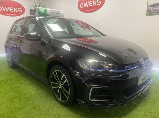 View our VOLKSWAGEN GOLF