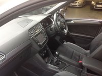 USED 2017 17 VOLKSWAGEN TIGUAN 2.0 TDI  R LINE NAV One Owner.......FVWSH
