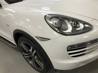 USED 2011 61 PORSCHE CAYENNE 3.0 D V6 TIPTRONIC 5d 245 BHP * 21 INCH ALLOYS * LEATHER * MOT FEB 2021 * 7 PORSCHE STAMPS *