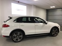 USED 2011 61 PORSCHE CAYENNE 3.0 D V6 TIPTRONIC 5d 245 BHP * 21 INCH ALLOYS * LEATHER * MOT FEB 2021 * 7 PORSCHE STAMPS *