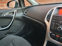 USED 2011 60 VAUXHALL ASTRA 1.6 SRI 5d 113 BHP 