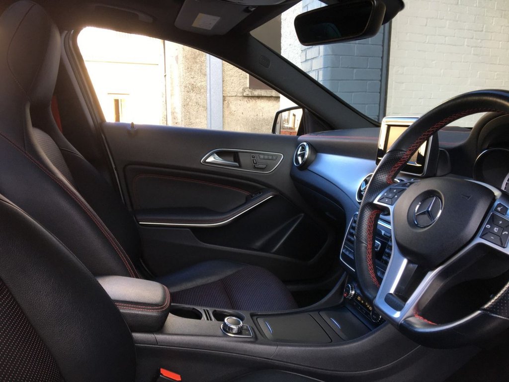 USED 2015 65 MERCEDES-BENZ GLA-CLASS 2.1 GLA220 CDI 4MATIC AMG LINE PREMIUM PLUS 5d 168 BHP FINANCE AVAILABLE