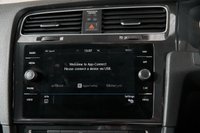 USED 2017 67 VOLKSWAGEN GOLF 1.6 SE NAVIGATION TDI BLUEMOTION TECHNOLOGY DSG 5d 114 BHP 