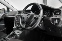 USED 2017 67 VOLKSWAGEN GOLF 1.6 SE NAVIGATION TDI BLUEMOTION TECHNOLOGY DSG 5d 114 BHP 