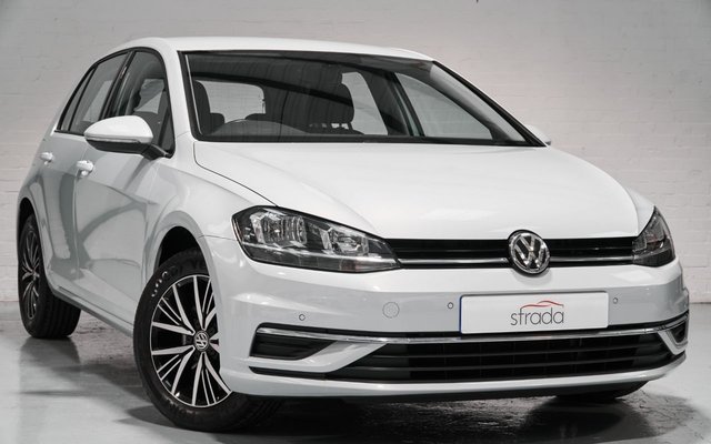 2017 67 Volkswagen Golf 1.6 SE NAVIGATION TDI BLUEMOTION TECHNOLOGY DSG 5d 114 BHP