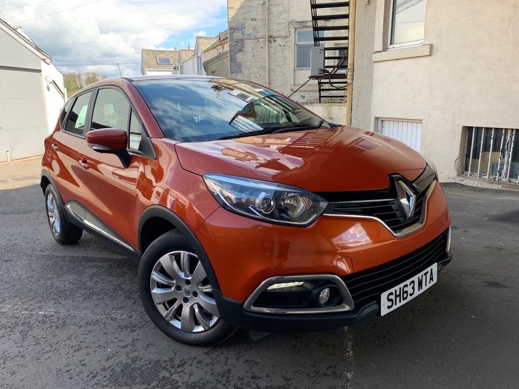 View our RENAULT CAPTUR