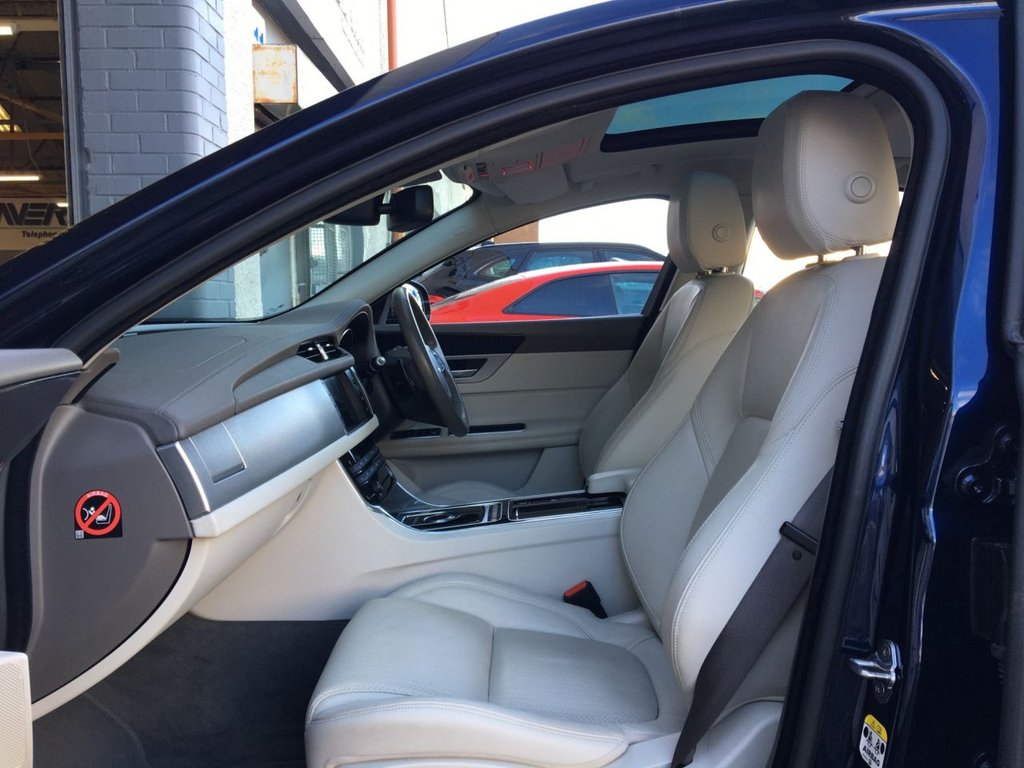 USED 2015 65 JAGUAR XF 2.0 PRESTIGE 4d 161 BHP FINANCE AVAILABLE