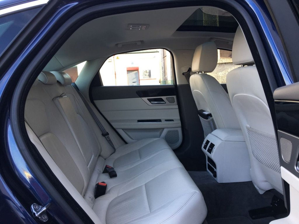 USED 2015 65 JAGUAR XF 2.0 PRESTIGE 4d 161 BHP FINANCE AVAILABLE