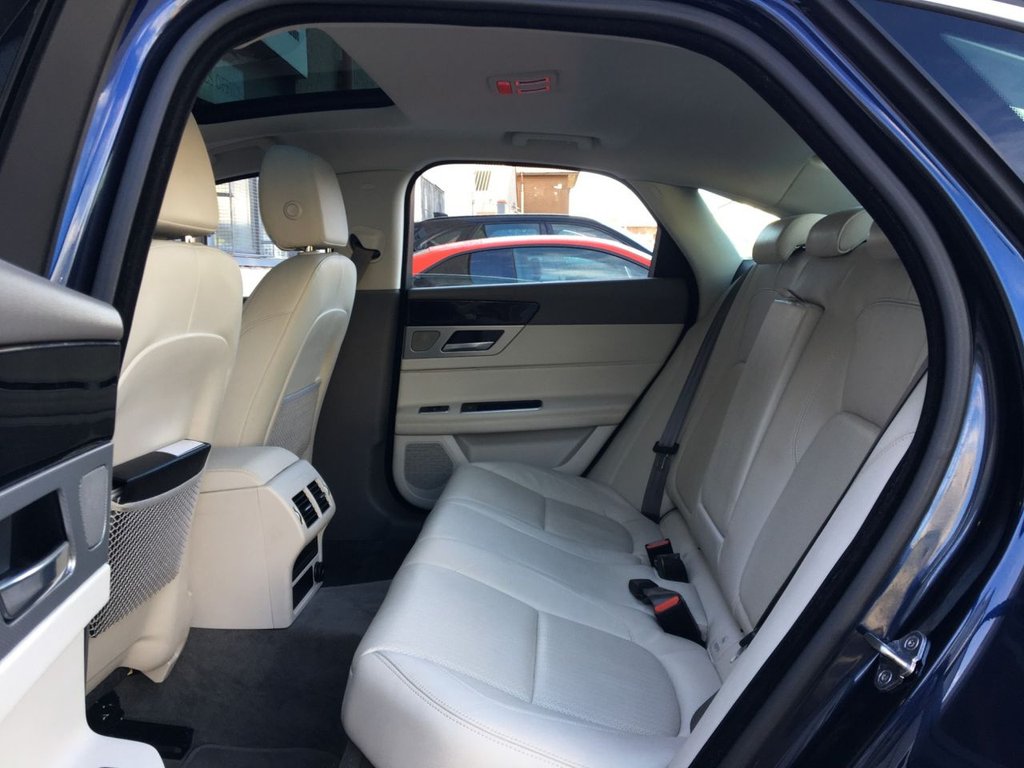 USED 2015 65 JAGUAR XF 2.0 PRESTIGE 4d 161 BHP FINANCE AVAILABLE