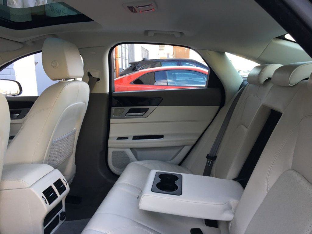 USED 2015 65 JAGUAR XF 2.0 PRESTIGE 4d 161 BHP FINANCE AVAILABLE