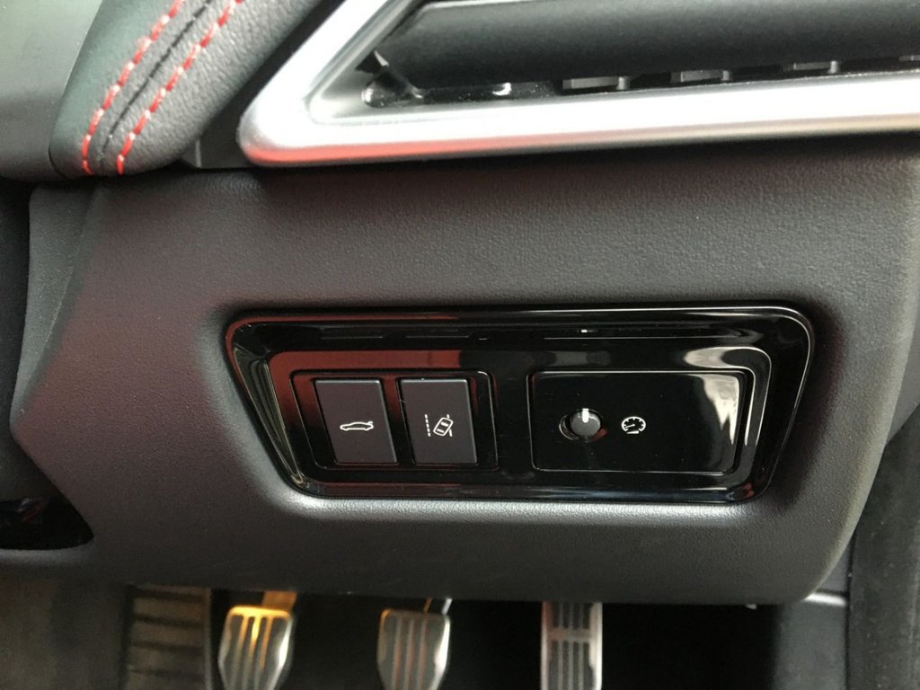 USED 2019 68 JAGUAR XE 2.0 D LANDMARK 4d 177 BHP FINANCE AVAILABLE