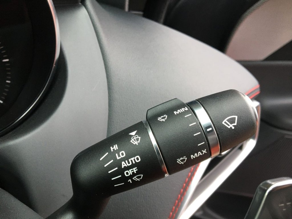 USED 2019 68 JAGUAR XE 2.0 D LANDMARK 4d 177 BHP FINANCE AVAILABLE