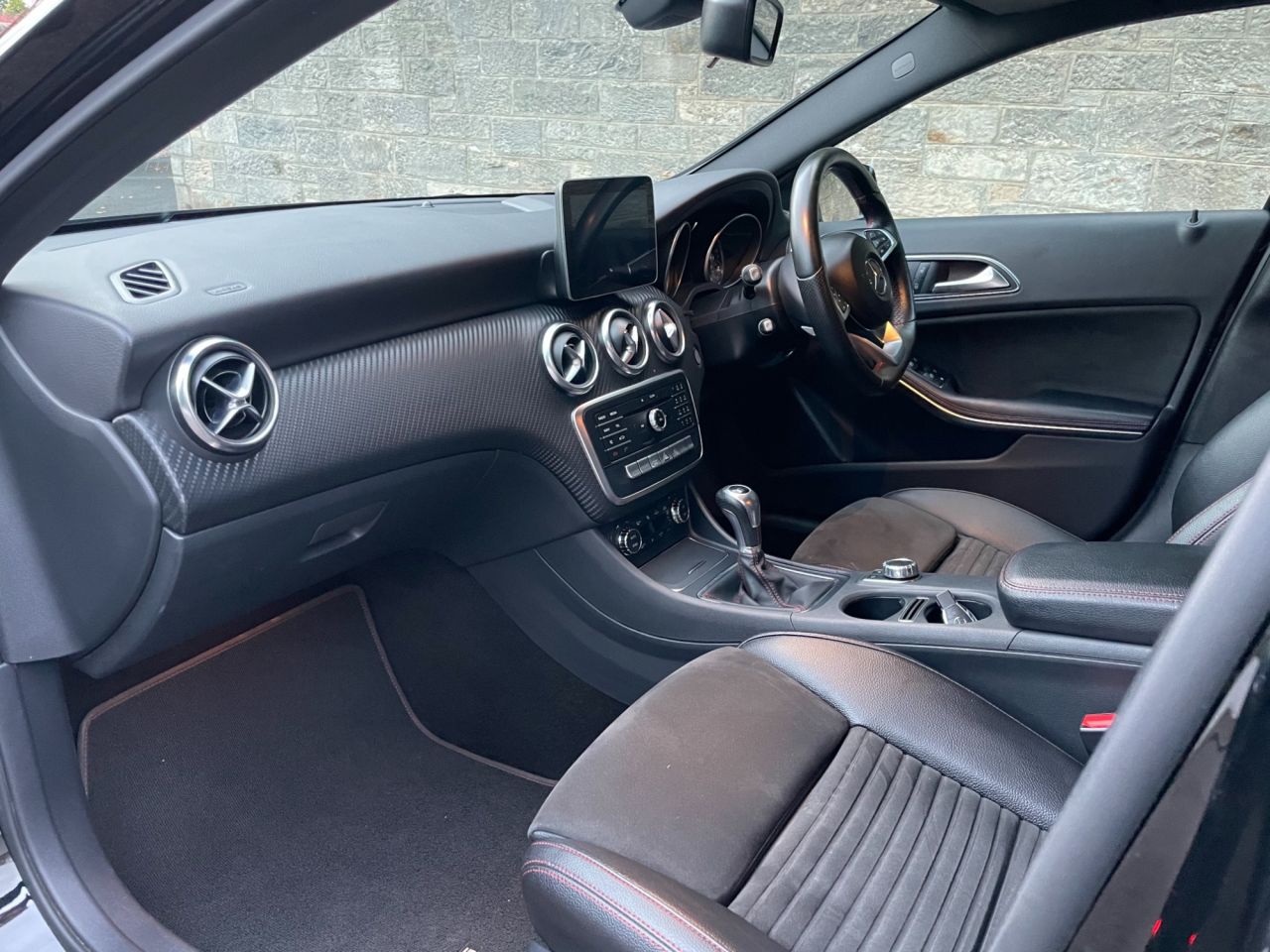 17 Mercedes Benz A Class A 160 Amg Line 17 500