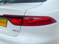 USED 2017 17 JAGUAR XF 2.0 R-SPORT 4d 177 BHP 