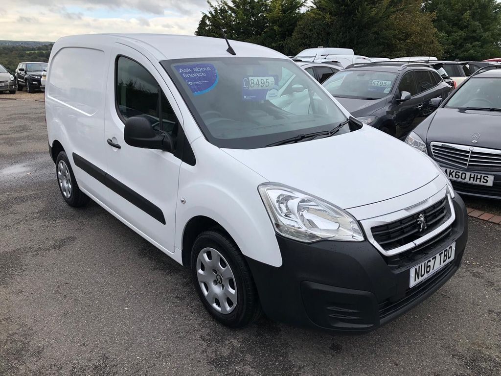 View our PEUGEOT PARTNER