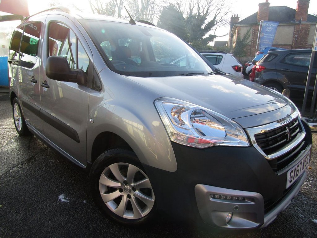 View our PEUGEOT PARTNER