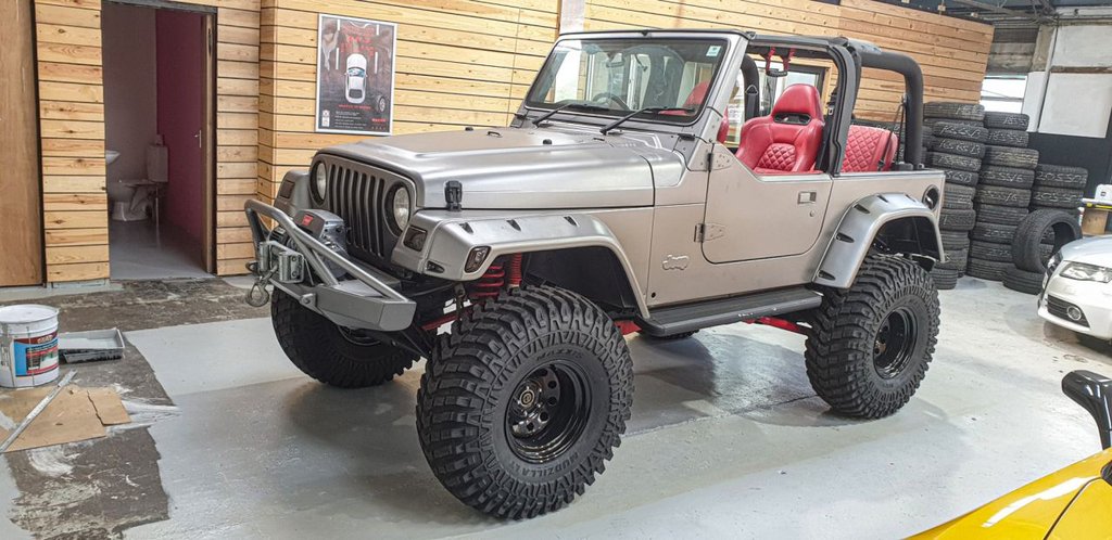 View our JEEP WRANGLER