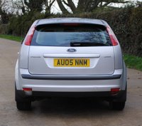 USED 2005 05 FORD FOCUS 1.6 GHIA 16V 5d 116 BHP www.suffolkcarcentre.co.uk - Located at Ilketshall