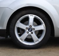 USED 2005 05 FORD FOCUS 1.6 GHIA 16V 5d 116 BHP www.suffolkcarcentre.co.uk - Located at Ilketshall