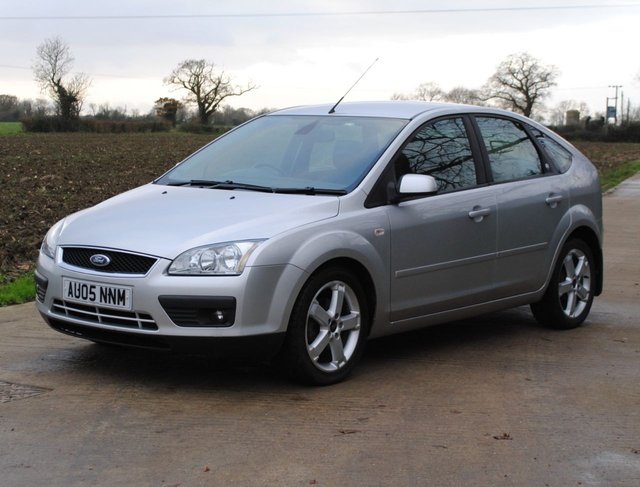 2005 05 Ford Focus 1.6 GHIA 16V 5d 116 BHP