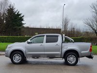 USED 2015 15 TOYOTA HI-LUX 3.0 INVINCIBLE 4X4 D-4D DCB 169 BHP CRUISE CONTROL + BULL BARS + TOWBAR