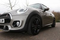 USED 2018 68 MINI HATCH COOPER 2.0 COOPER S 3d 190 BHP Sunroof, JCW CHILI, APPLE Play